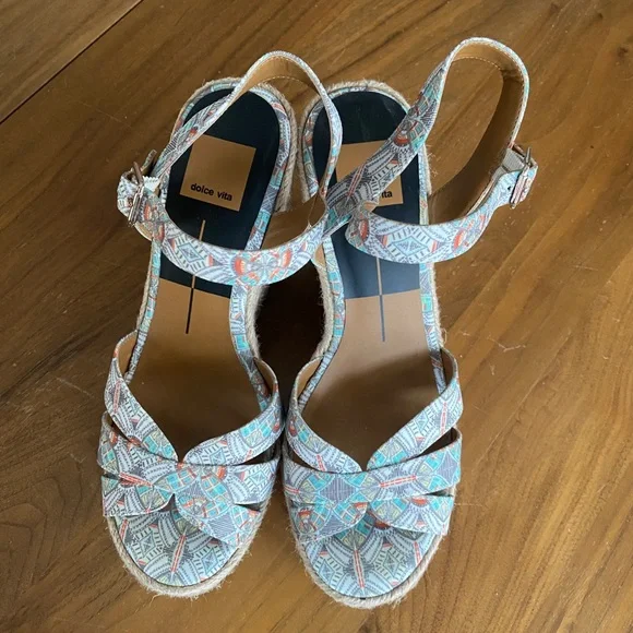 Dolce Vita tribal patterned espadrille wedges - Picture 2 of 3